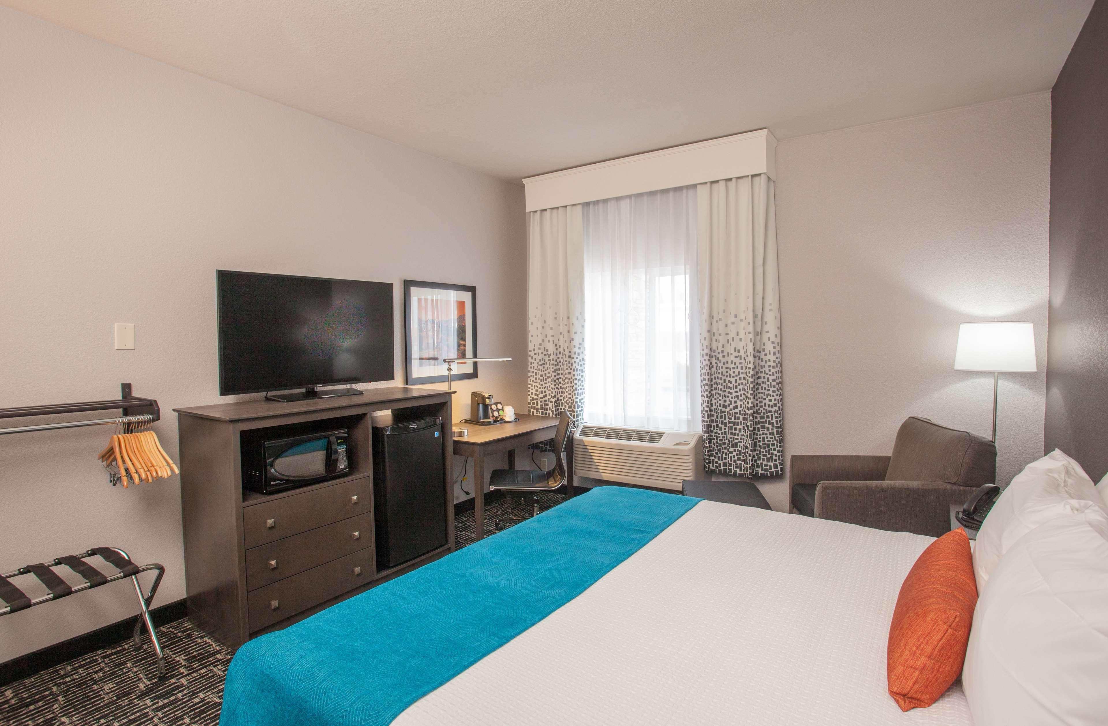 Best Western Holiday Manor Newton Buitenkant foto