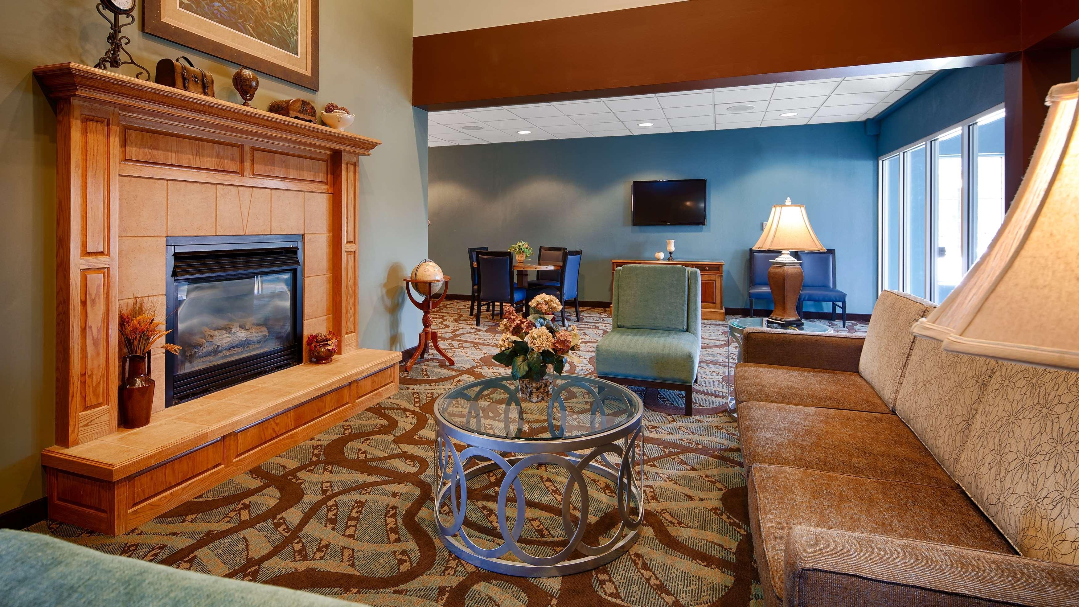 Best Western Holiday Manor Newton Buitenkant foto