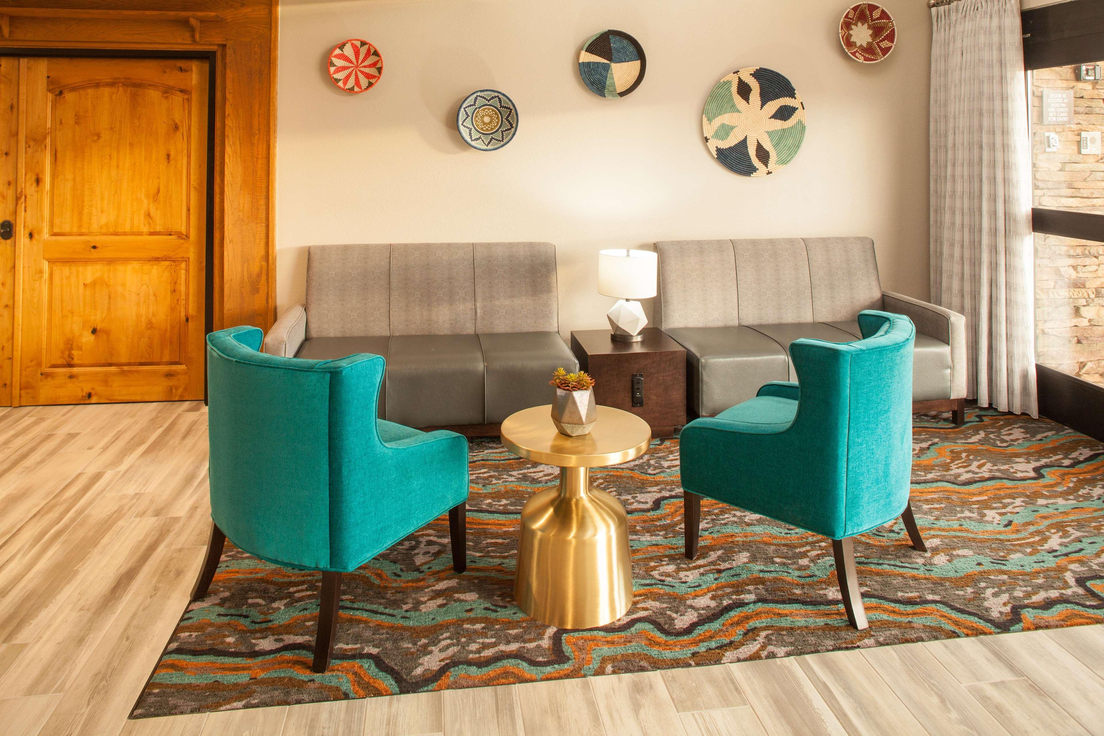 Best Western Holiday Manor Newton Buitenkant foto